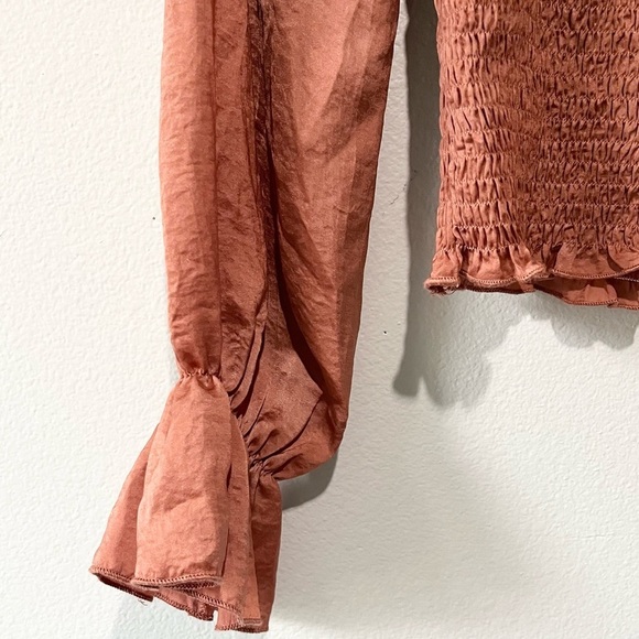 LUCY PARIS- Long Sleeve Flowy Sleeves with Ruched Material Copper Top Size M - Picture 3 of 5